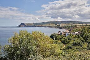 Host Stay Raven House