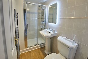 Host Stay Raven House