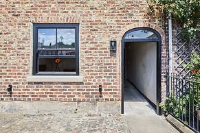 Host Stay 2 College Square