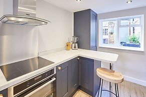 Host Stay 2 College Square