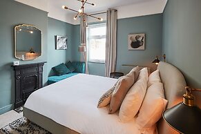 Host Stay The Railman s House