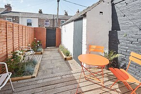 Host Stay The Railman s House