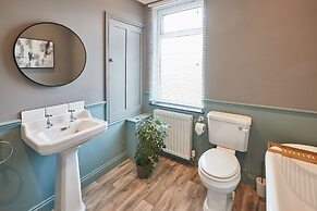 Host Stay The Railman s House