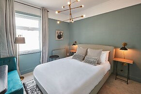 Host Stay The Railman s House