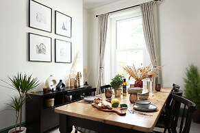 Host Stay Sussex Place