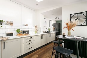 Host Stay Sussex Place