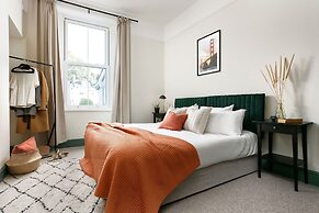 Host Stay Sussex Place