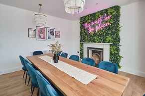 Host Stay Parkside Villa