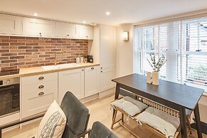 Host Stay Grumbles Cottage