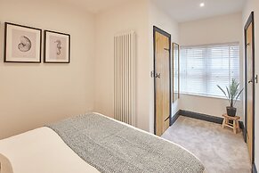 Host Stay Grumbles Cottage