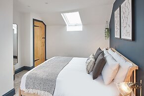 Host Stay Grumbles Cottage