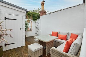 Host Stay Hutton House