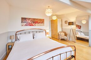 Host Stay Hutton House