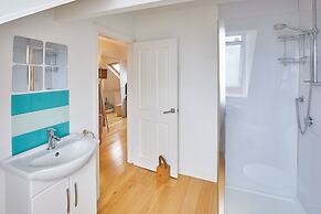 Host Stay Hutton House