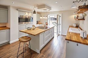 Host Stay One Mulgrave Place