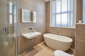 Host Stay Cheviot House