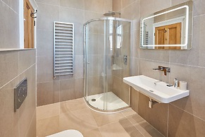 Host Stay Cheviot House