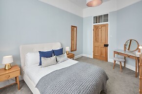 Host Stay Cheviot House