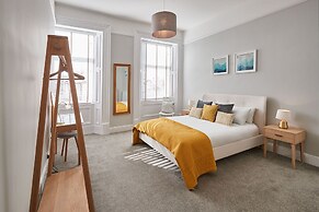 Host Stay Cheviot House