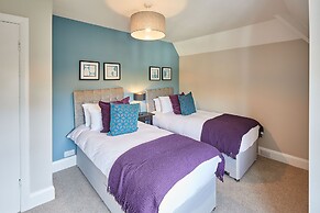 Host Stay White Lodge