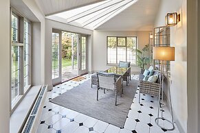 Host Stay White Lodge