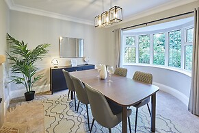 Host Stay White Lodge