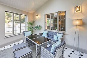 Host Stay White Lodge