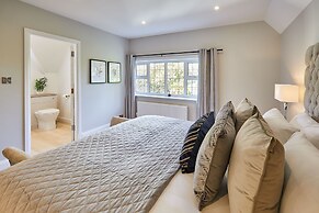 Host Stay White Lodge