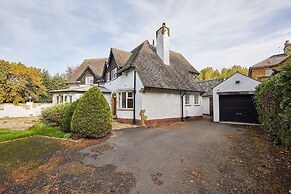 Host Stay White Lodge