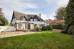 Host Stay White Lodge