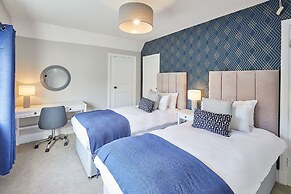 Host Stay White Lodge