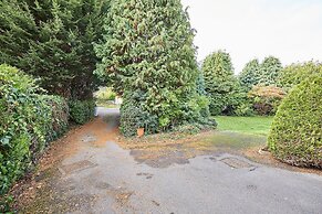 Host Stay White Lodge