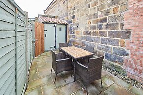 Host Stay Waterlily Cottage