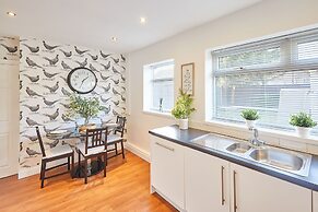 Host Stay Newsam Crescent