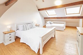 Host Stay Victorian Seahouse