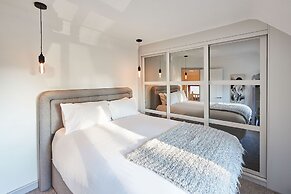 Host Stay The Chimneys