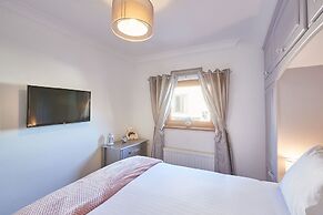 Host Stay The Chimneys