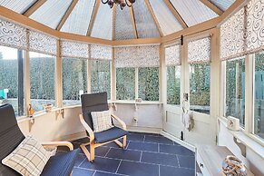 Host Stay The Chimneys