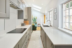 Host Stay The Old School House