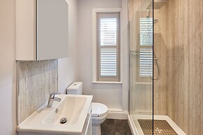 Host Stay The Old School House