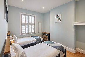 Host Stay The Old School House