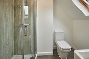 Host Stay Greens Yard House