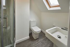 Host Stay Greens Yard House