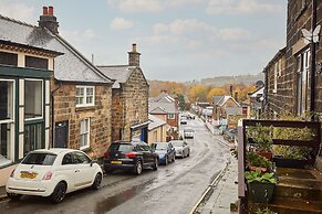 Host Stay Lavender Cottage