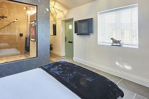 Host Stay The Stables