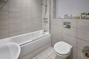 Host Stay Brooklands Timeless