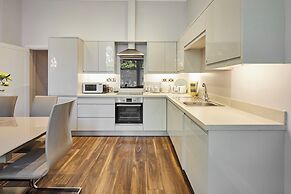 Host Stay Brooklands Timeless