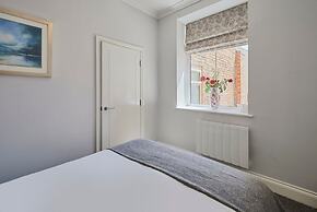 Host Stay Brooklands Timeless