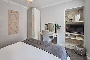 Host Stay Brooklands Timeless