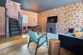 Host Stay Tripps Mews